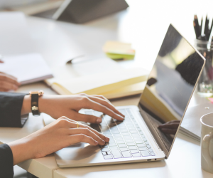 インターネット事業